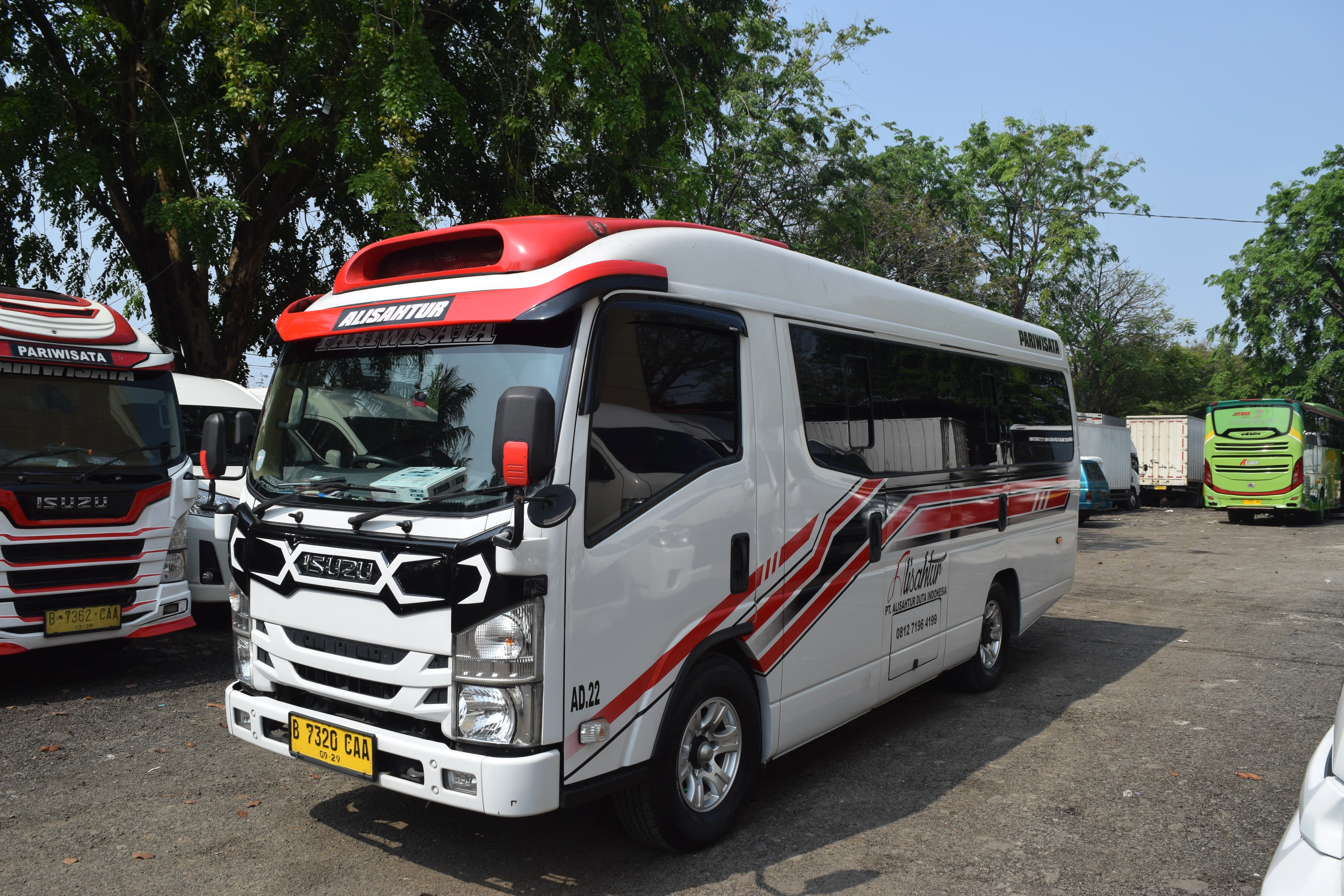 Sewa Elf Long untuk rombongan rental mobil jakarta